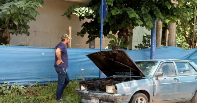 Un automóvil sufrió un principio de incendio en Boulevard Tormey